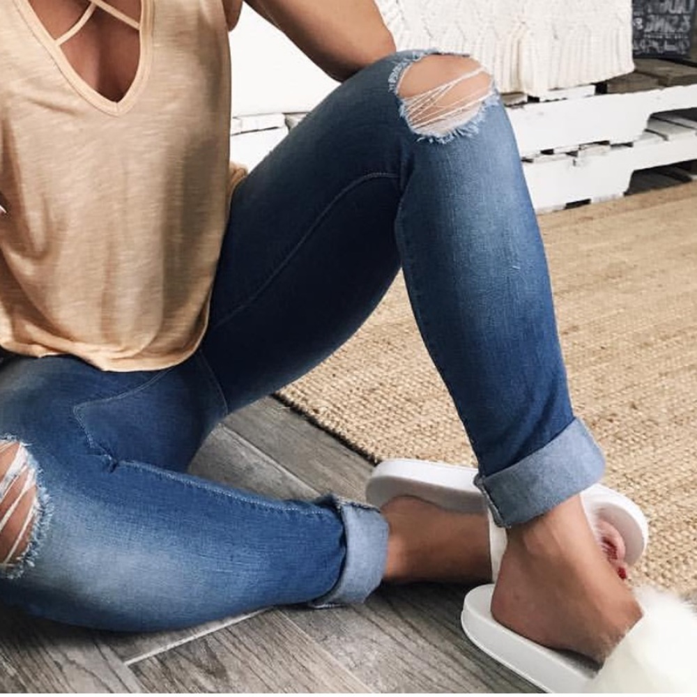 Ivory Fluff Plush Fuzzy Fur Slides - Picture 4 of 8